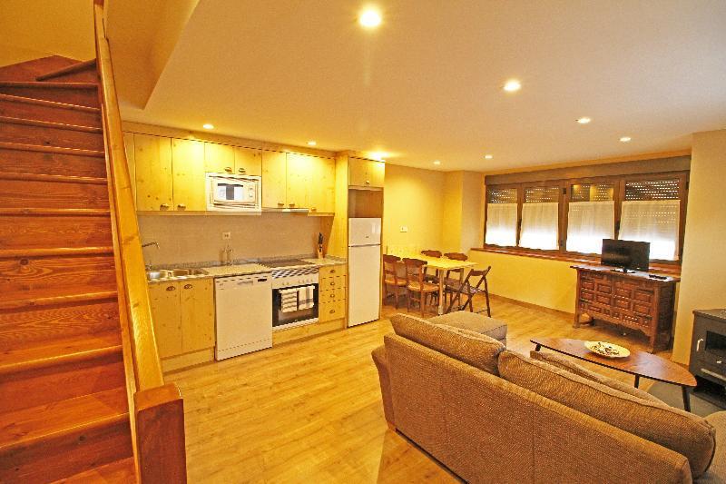 Salardú Snoe Apartamentos Mont Romies Plaza מראה חיצוני תמונה